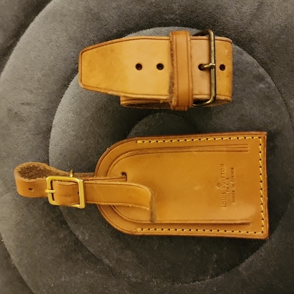 Louis Vuitton Vachetta Leather Luggage Tag and Poignet Set - Authentic - Picture 1 of 9